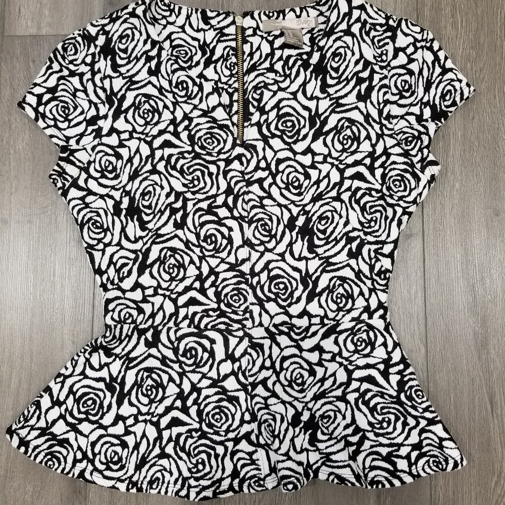 Forever 21 black and white floral rose patterned peplum blouse with ruffle hem